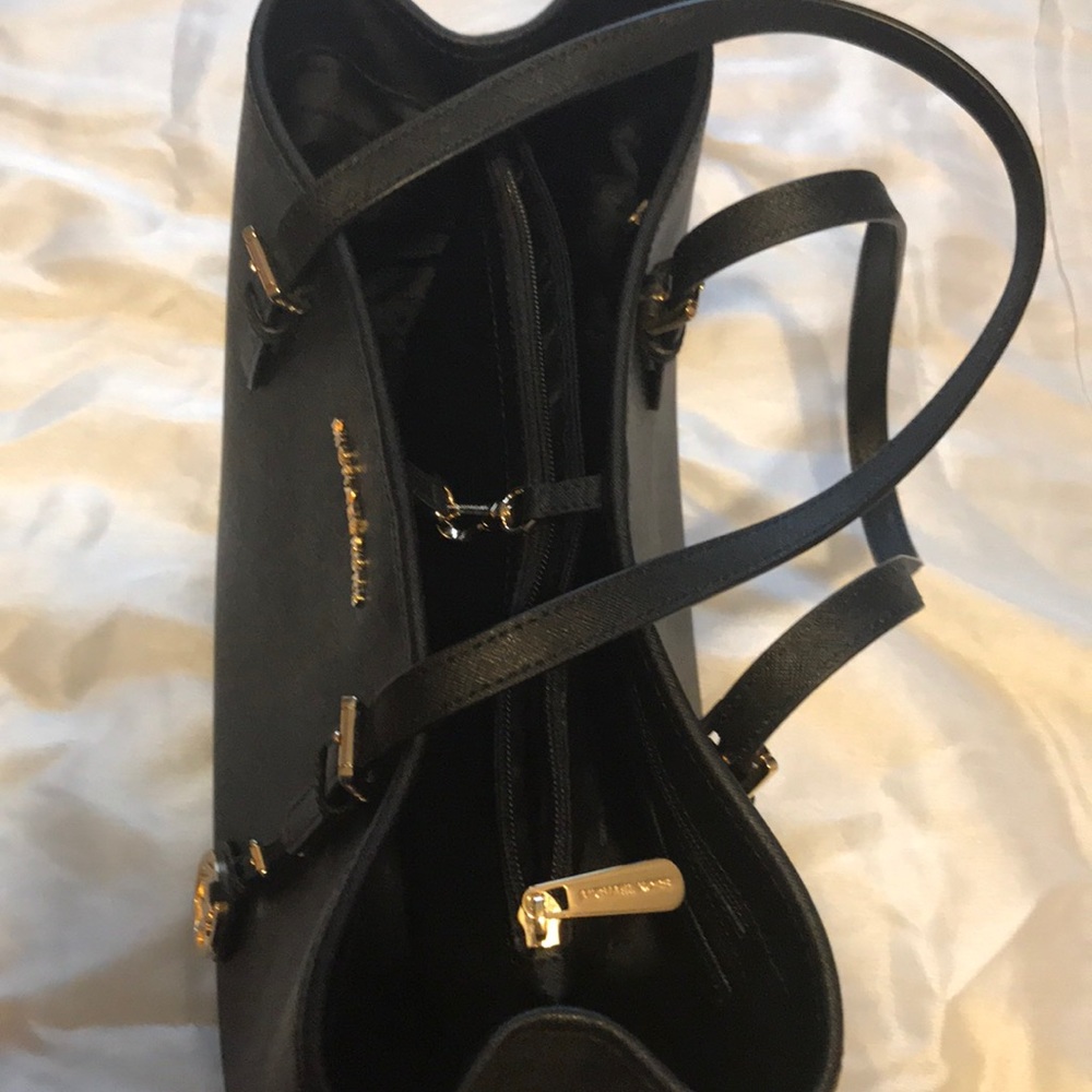 Michael Kors BRAND NEW purse - Picture 2 of 2